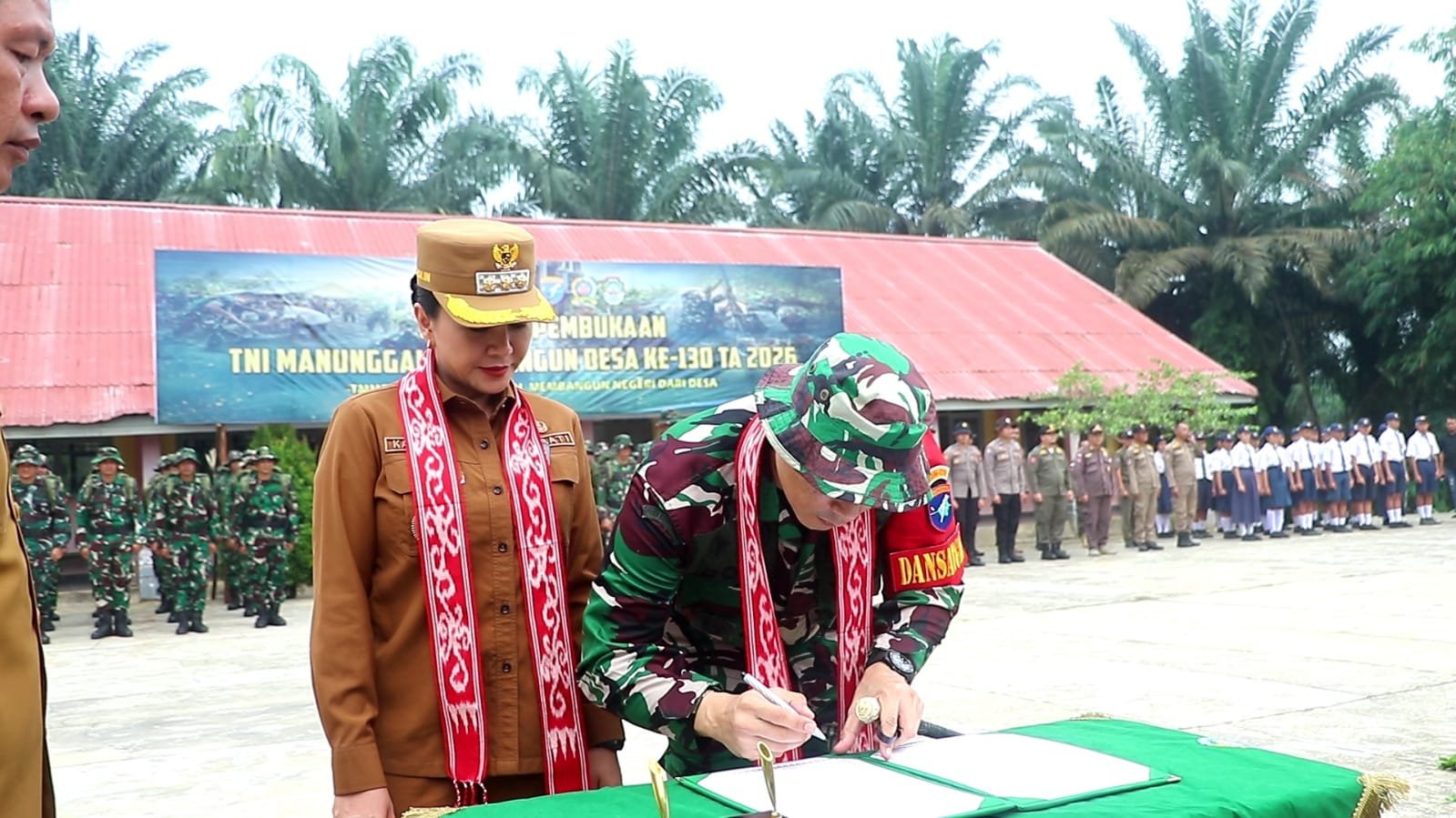 Pembangunan Infrastruktur untuk Masyarakat Desa Amboyo Selatan dalam TMMD 130