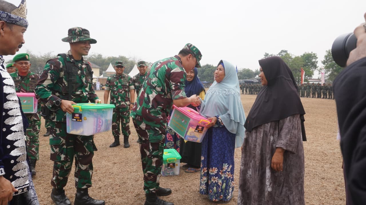Bantuan Sembako Meriahkan Pembukaan TMMD ke-130 di Kabupaten Tangerang