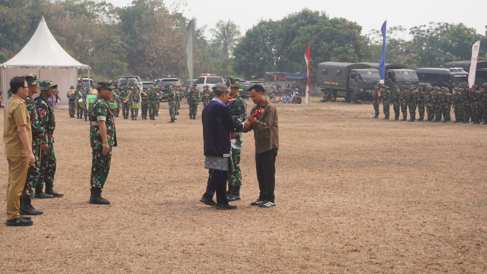 Alat Kerja TMMD ke-130 Diberikan Secara Simbolis