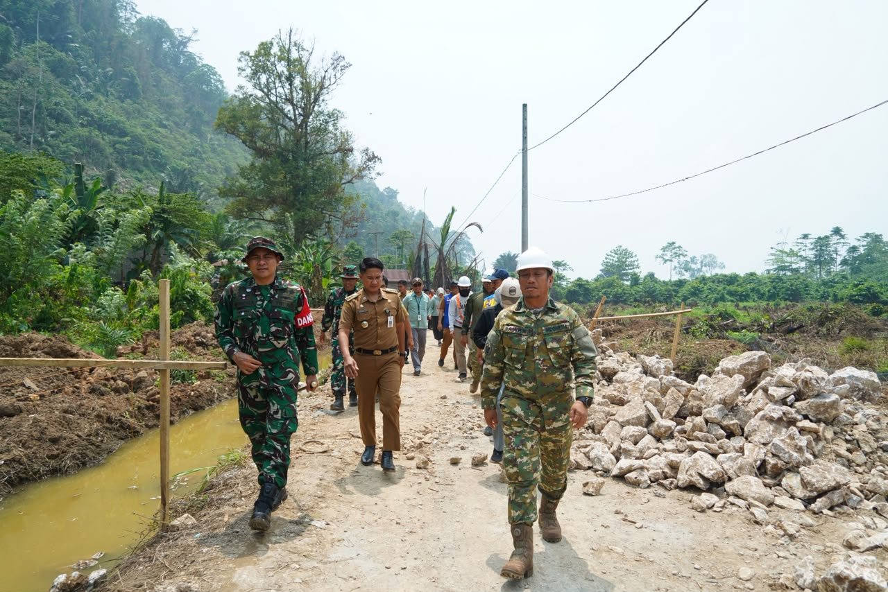 Membangun Infrastruktur untuk Masyarakat: TMMD ke-130 di Parumpanai