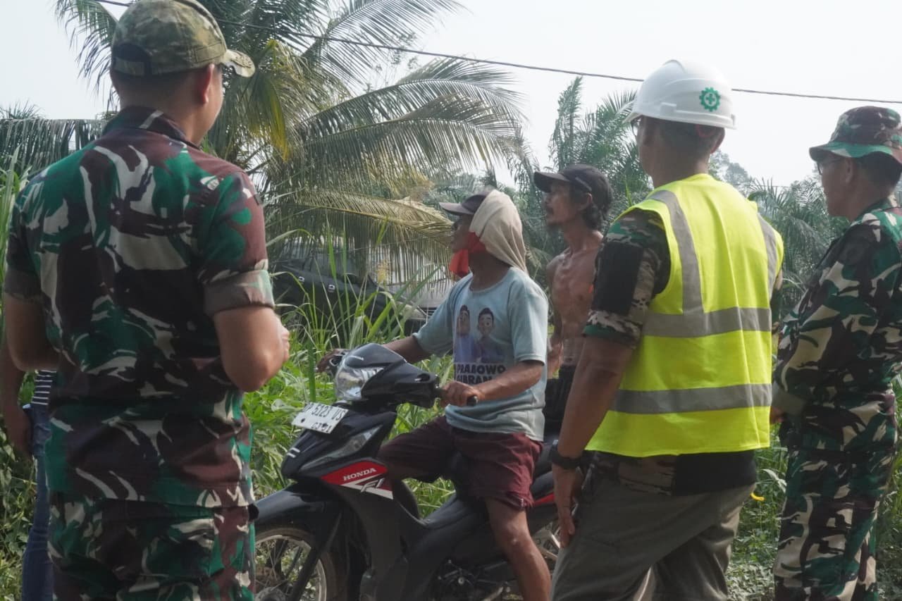 Akses Jalan Parumpanai Diperbaiki, Warga Bergembira Saat Banjir