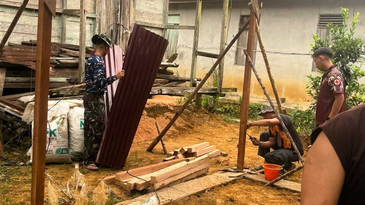 Prajurit TNI Membantu Mewujudkan Impian Bu Suhanim