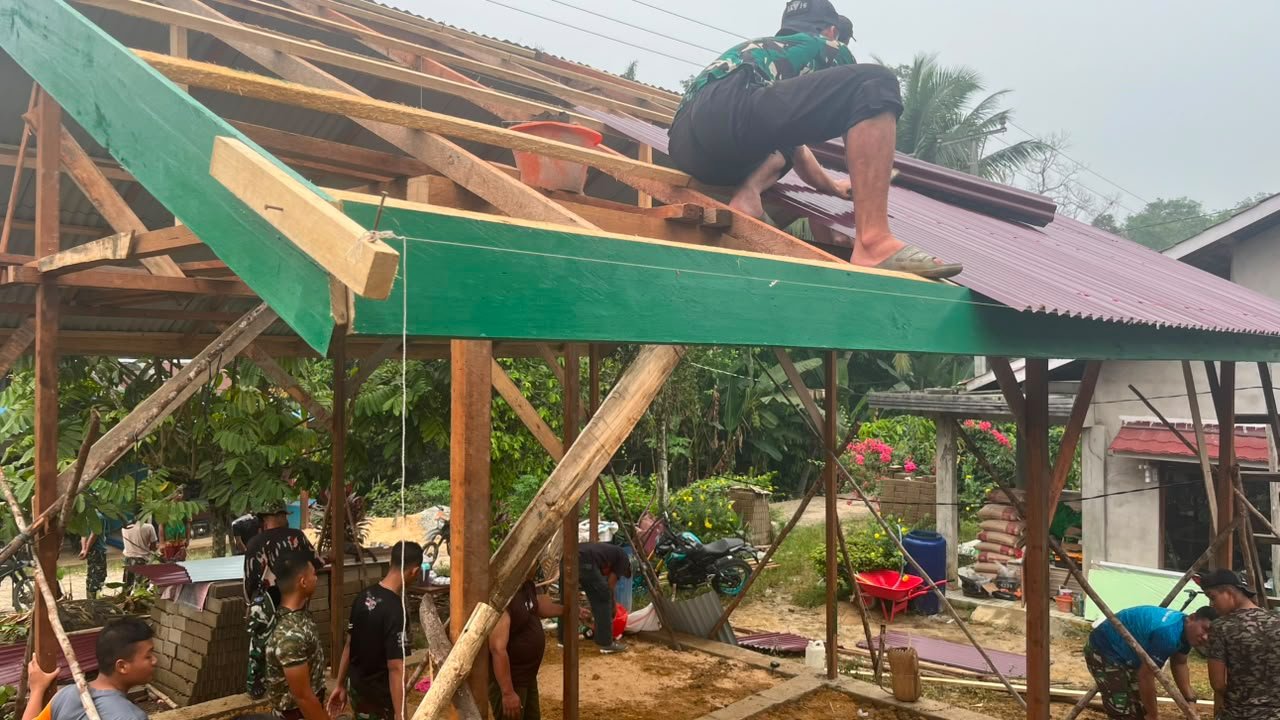 Rumah Bu Suhanim Dalam Proses Pembangunan Berkat Prajurit TNI