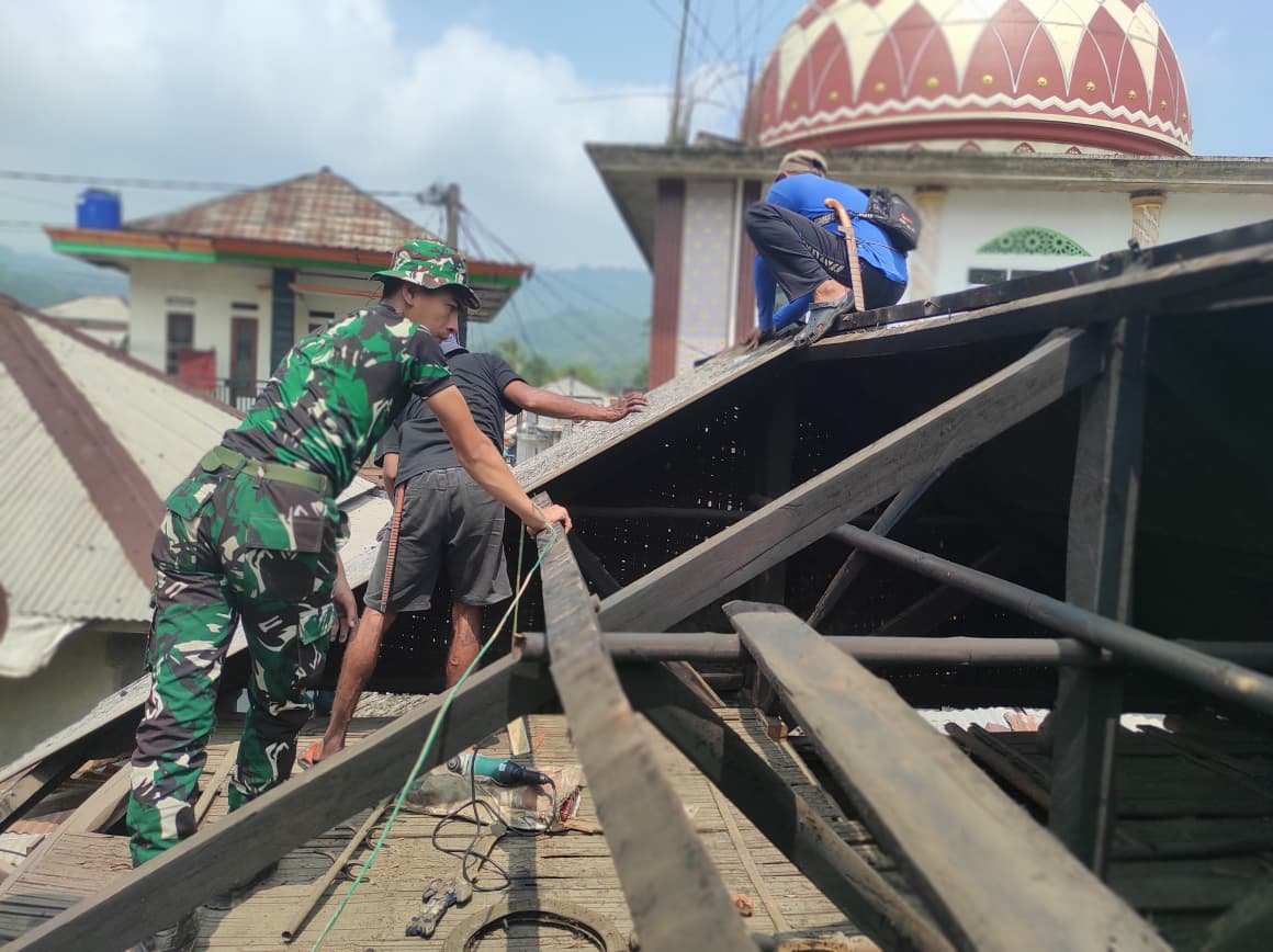 Kegiatan TMMD ke-130: Renovasi Rumah untuk Masyarakat di Citorek Barat