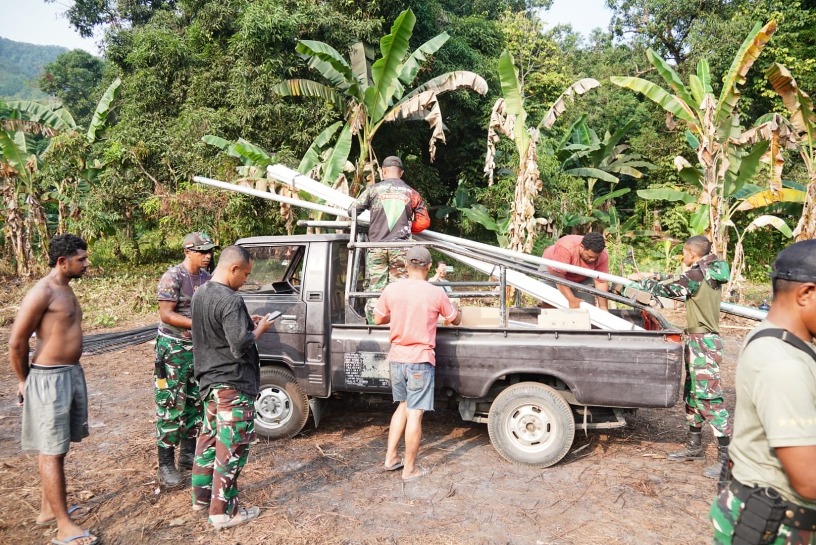 Proyek TMMD Ke-130 Dimulai, Satgas Dan Warga Sinergi di Negeri Urimessing