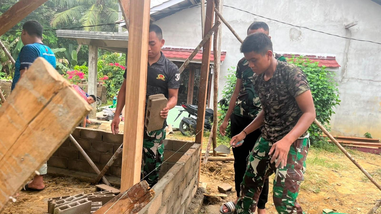 Pembangunan Rumah Ibu Suhanim Memasuki Tahap Pemasangan Batako