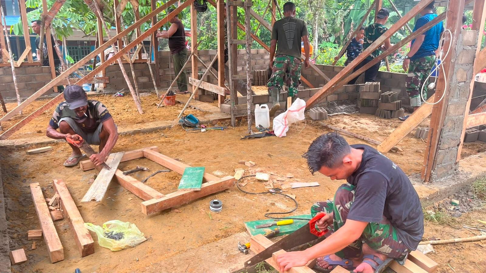 Satgas TMMD Landak Realisasikan Impian Keluarga Ibu Suhanim