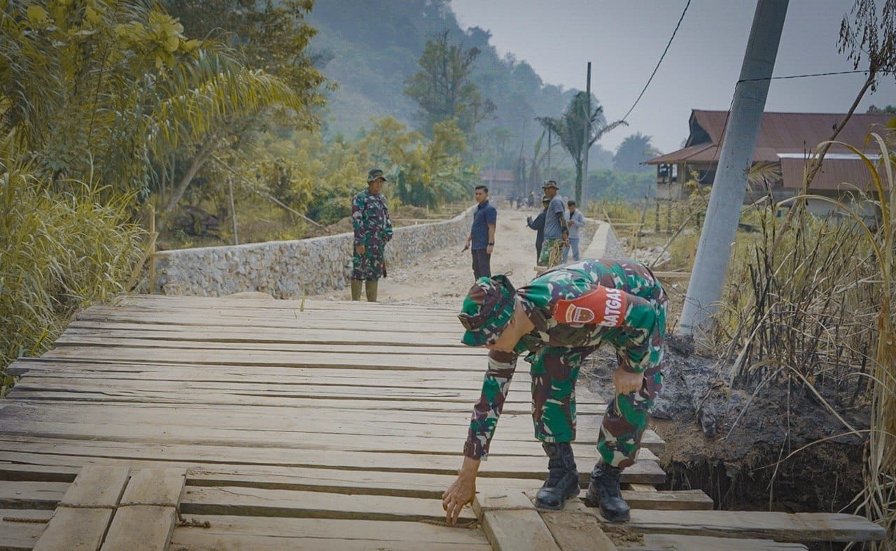 Kunjungan Dansatgas TMMD ke-130 untuk Memotivasi Prajurit