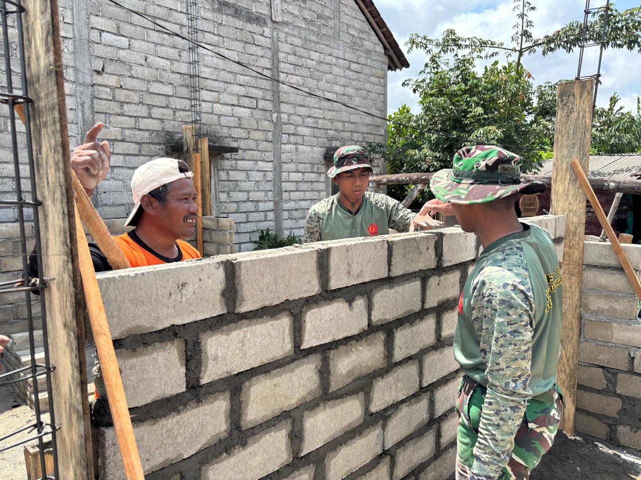 Membangun Bersama: Peran Agus Suwandi dalam Proyek TMMD