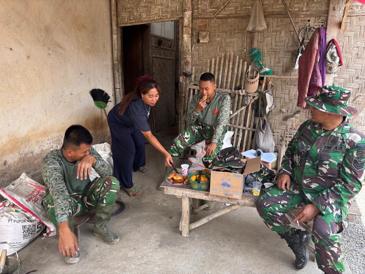 Masyarakat dan TNI Bersatu dalam Program Jambanisasi TMMD