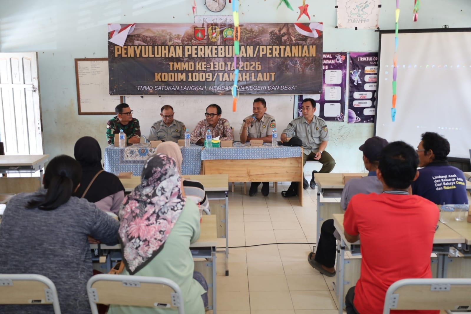 Pentingnya Penyuluhan Kehutanan TMMD ke-130 bagi Warga Tanah Laut